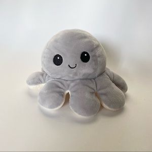 reversible octupus plush🤍